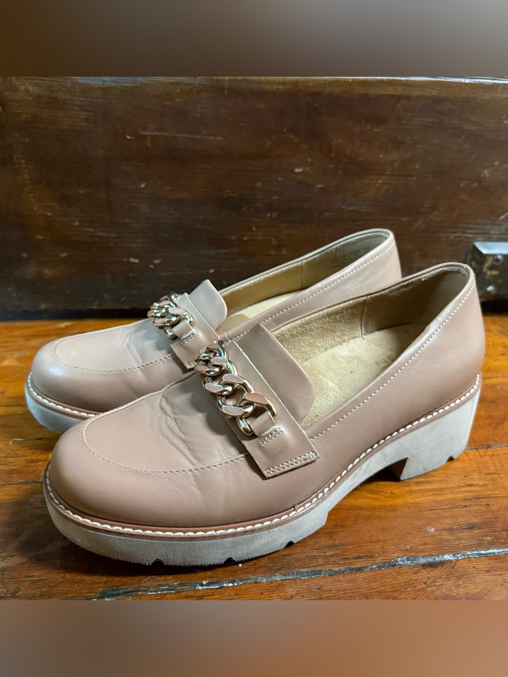 Naturalizer Tan Chain-Trim Chunky Loafers